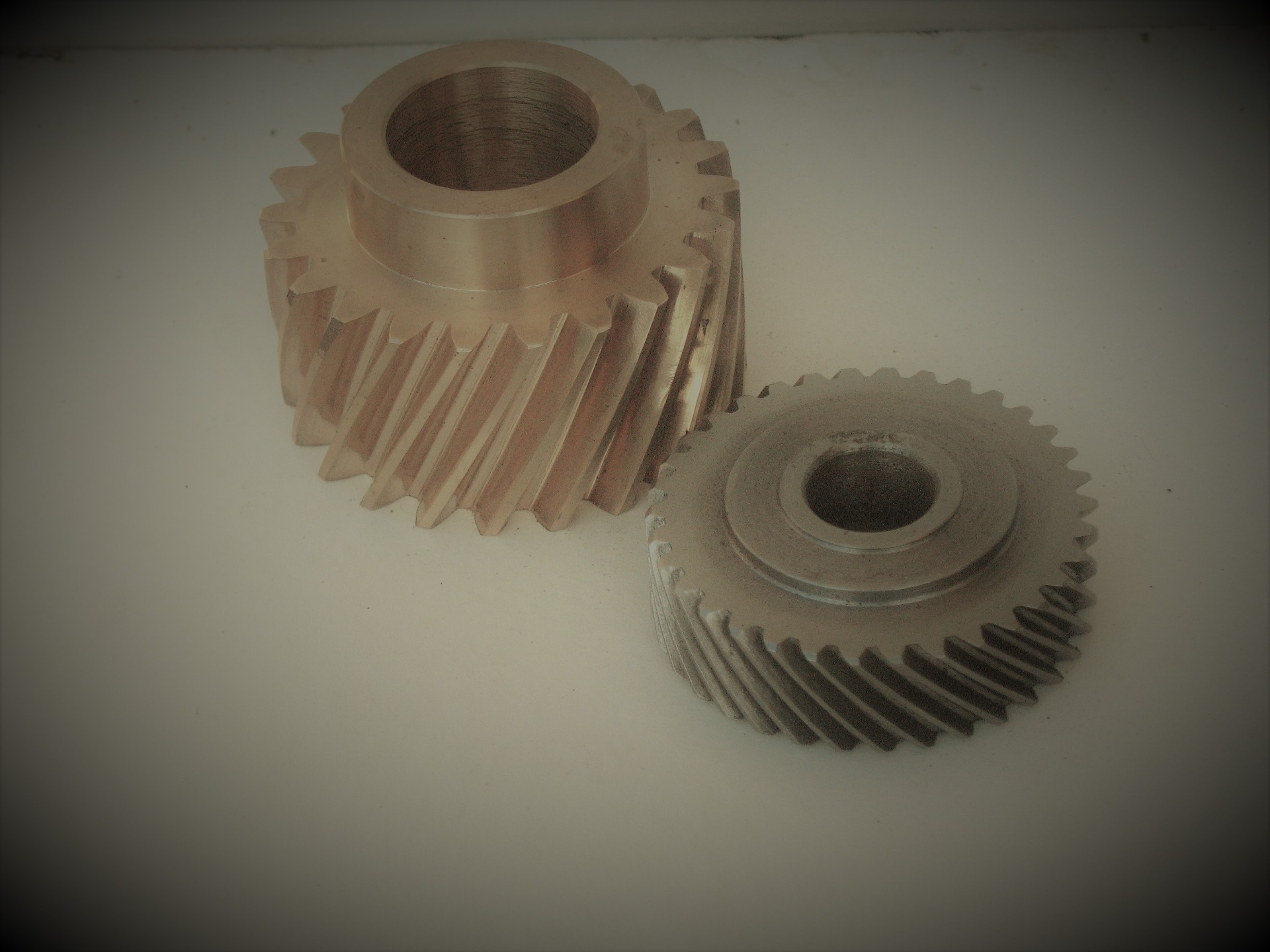 JUEGO DE ENGRANAJES HELICOIDALES